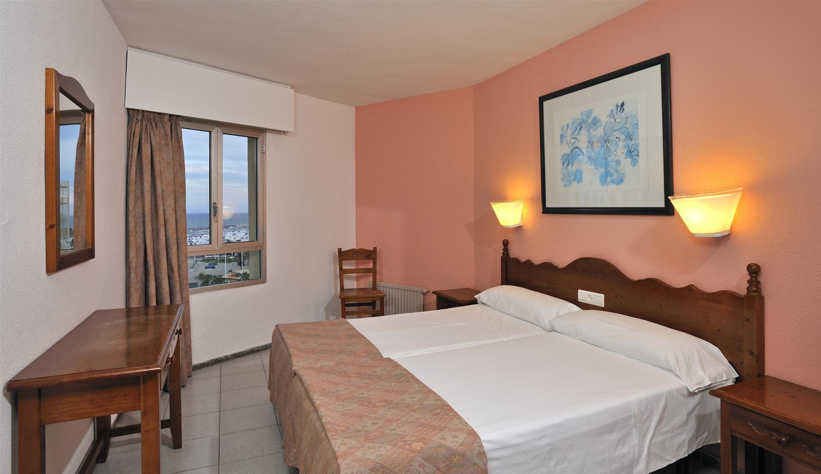 Sol Puerto Marina Apart otel Torremolinos Oda fotoğraf